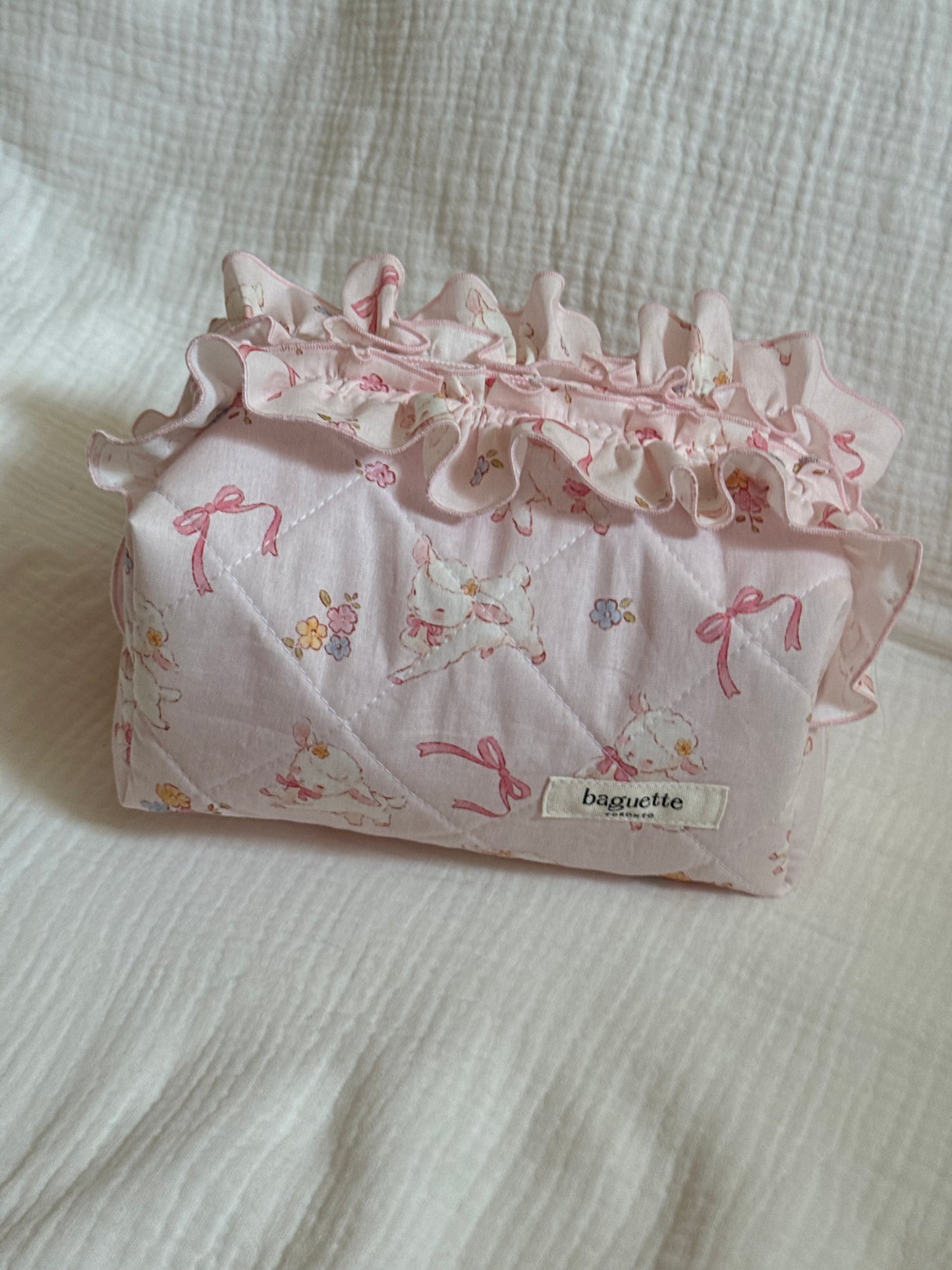 Bowy Sheep Ruffles Pouch